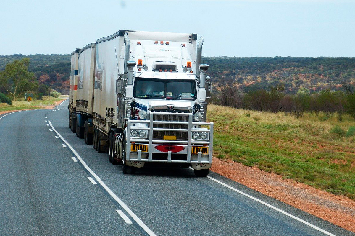 What is a Dry Van Truck vs Box Truck Explained Go Freight